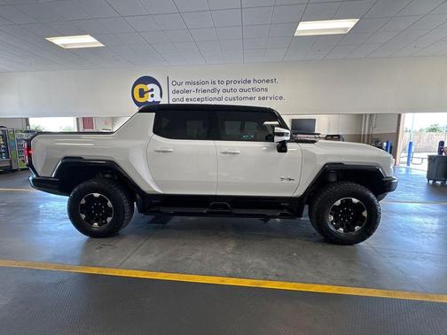 Interstellar White 2023 GMC HUMMER EV Pickup 3X
