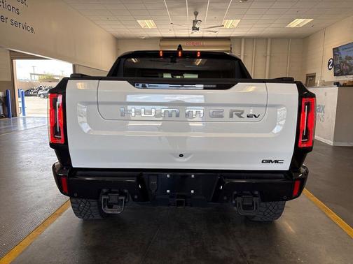 Interstellar White 2023 GMC HUMMER EV Pickup 3X