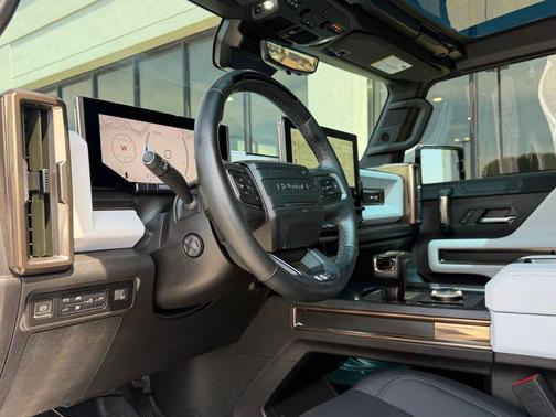 Interstellar White 2023 GMC HUMMER EV Pickup 3X