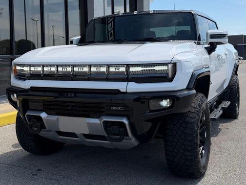 Interstellar White 2023 GMC HUMMER EV Pickup 3X