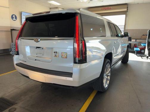2018 Cadillac Escalade ESV Premium Luxury