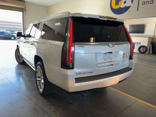2018 Cadillac Escalade ESV Premium Luxury