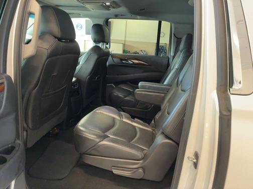 2018 Cadillac Escalade ESV Premium Luxury