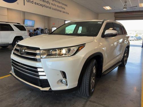 2019 Toyota Highlander Limited Platinum