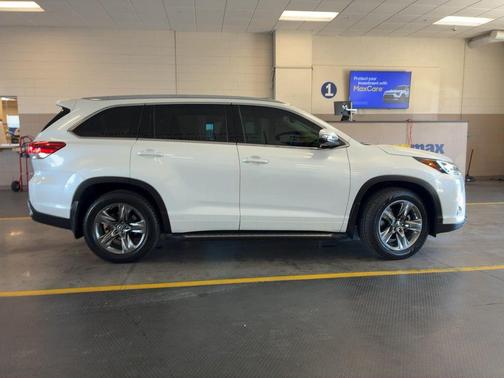 2019 Toyota Highlander Limited Platinum