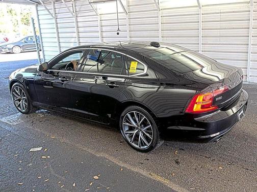 2018 Volvo S90 T5 Momentum