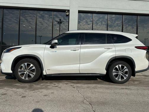 2021 Toyota Highlander Hybrid XLE