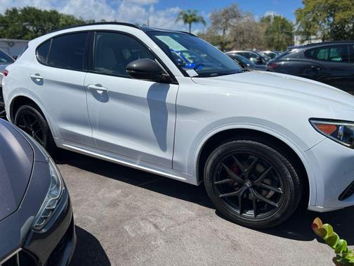 Alfa White 2021 Alfa Romeo Stelvio Ti