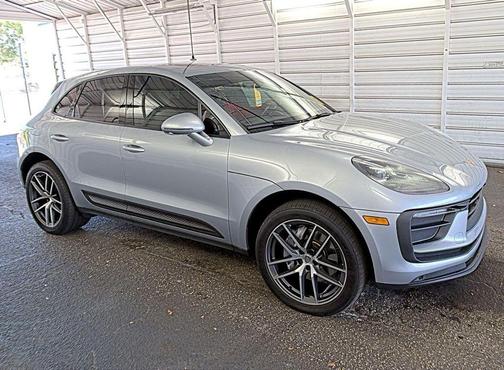 Dolomite Silver Metallic 2022 Porsche Macan Macan