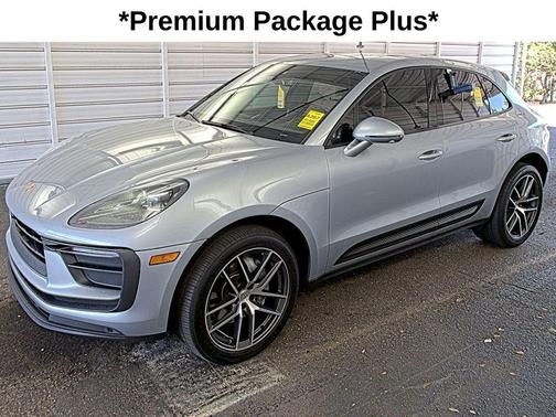 Dolomite Silver Metallic 2022 Porsche Macan Macan