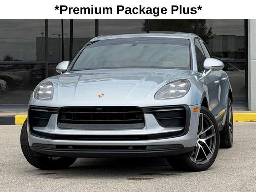 Dolomite Silver Metallic 2022 Porsche Macan Macan