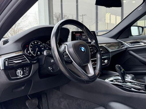2019 BMW 540 540i