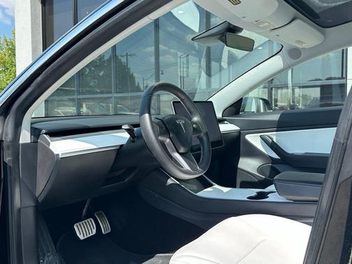 2019 Tesla Model 3 Performance