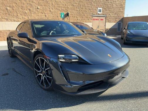2022 Porsche Taycan Base