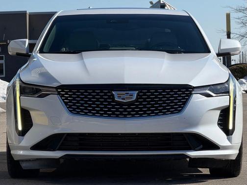 2021 Cadillac CT4 Luxury