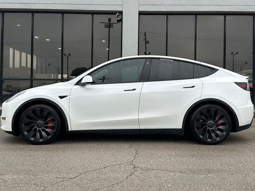2022 Tesla Model Y Performance Dual Motor All-Wheel Drive