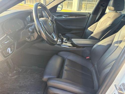 2020 BMW 530 530i