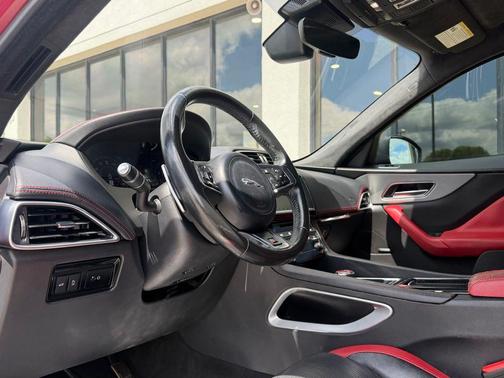 Firenze Red Metallic 2019 Jaguar F-PACE S