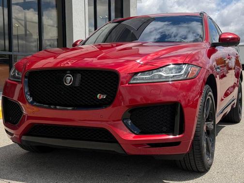 Firenze Red Metallic 2019 Jaguar F-PACE S