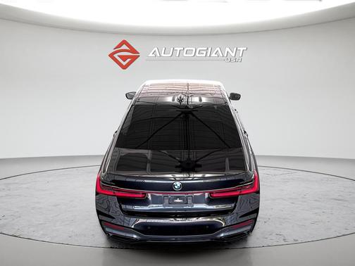 Black Sapphire Metallic 2020 BMW 750 i xDrive