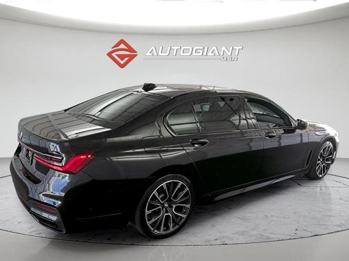 Black Sapphire Metallic 2020 BMW 750 i xDrive