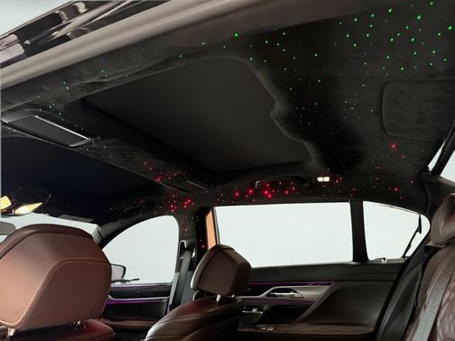 Black Sapphire Metallic 2020 BMW 750 i xDrive