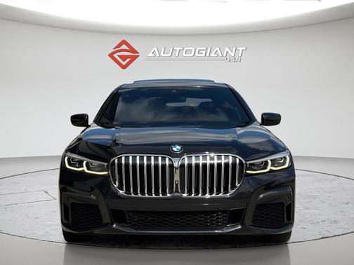 Black Sapphire Metallic 2020 BMW 750 i xDrive