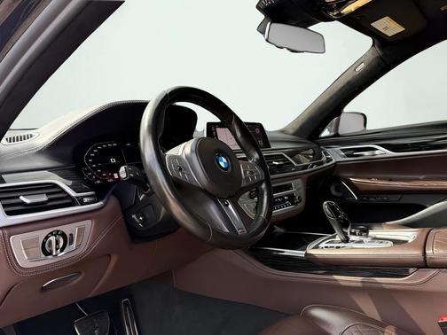 Black Sapphire Metallic 2020 BMW 750 i xDrive