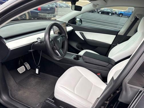 Solid Black 2022 Tesla Model Y Performance Dual Motor All-Wheel Drive