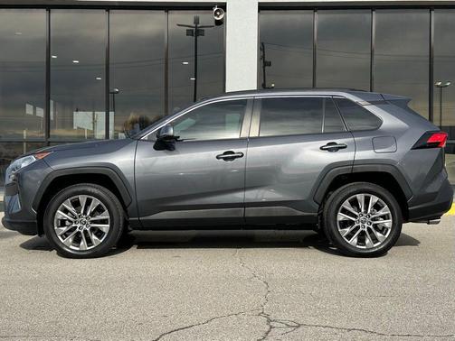 2020 Toyota RAV4 XLE Premium