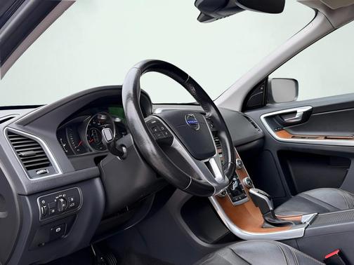 Black 2017 Volvo XC60 T5 Inscription