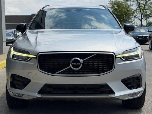 Bright Silver Metallic 2020 Volvo XC60 T5 R-Design