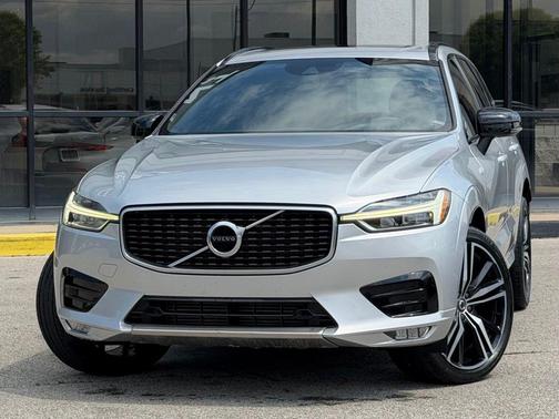 Bright Silver Metallic 2020 Volvo XC60 T5 R-Design