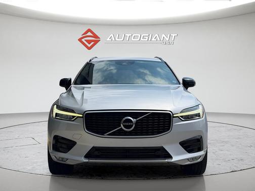 Bright Silver Metallic 2020 Volvo XC60 T5 R-Design