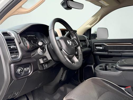 Bright White Clearcoat 2022 RAM 2500 Laramie Crew Cab 4x4 6'4' Box