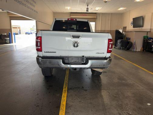 Bright White Clearcoat 2022 RAM 2500 Laramie Crew Cab 4x4 6'4' Box