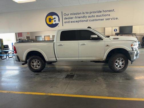 Bright White Clearcoat 2022 RAM 2500 Laramie Crew Cab 4x4 6'4' Box