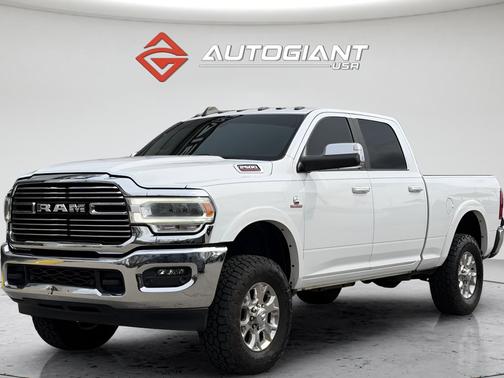 Bright White Clearcoat 2022 RAM 2500 Laramie Crew Cab 4x4 6'4' Box