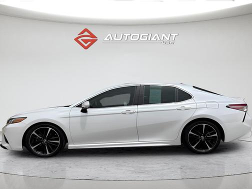 Pearl 2018 Toyota Camry XSE