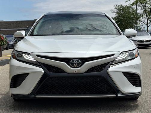 Pearl 2018 Toyota Camry XSE