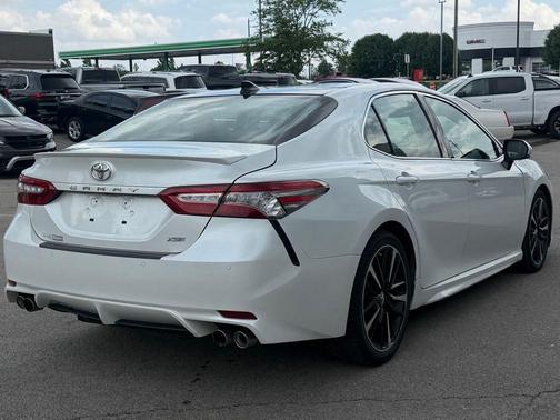 Pearl 2018 Toyota Camry XSE