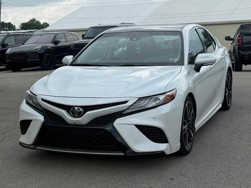 Pearl 2018 Toyota Camry XSE