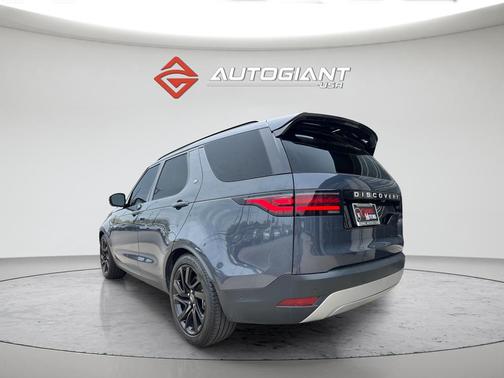 2024 Land Rover Discovery P300 S