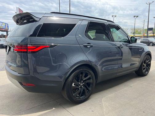 2024 Land Rover Discovery P300 S