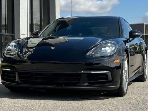 2019 Porsche Panamera 4