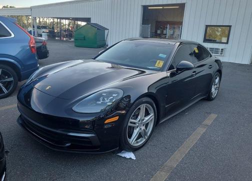 2019 Porsche Panamera 4