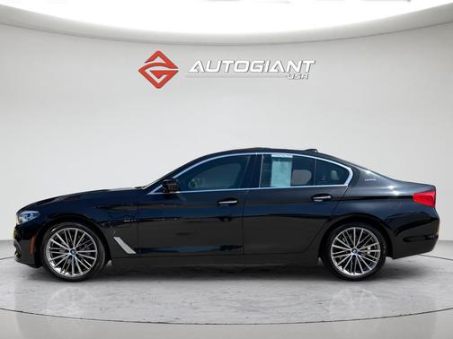 Black Sapphire Metallic 2018 BMW 530e xDrive iPerformance