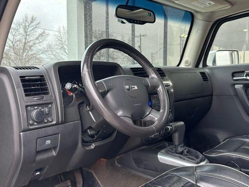 2006 Hummer H3 Base