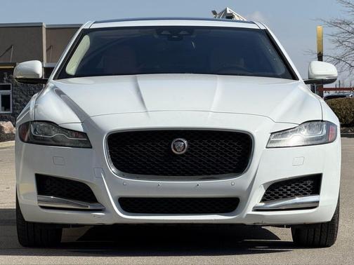 2016 Jaguar XF 35t Premium