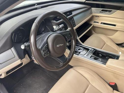 2016 Jaguar XF 35t Premium